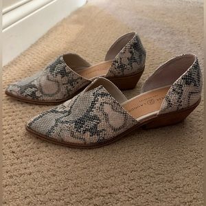 Chinese Laundry Matcha d’Orsay Flat